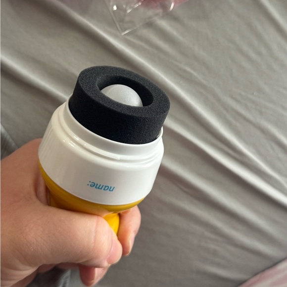 Yellow and Pink Sunscreen Applicator - Picture 7 of 13